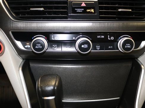 Used 2022 Honda Accord LX image 29