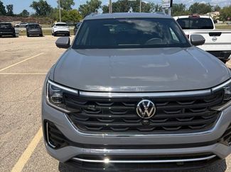 Used 2026 Volkswagen Atlas Cross Sport SEL Premium R-Line AWD/4WD video 2