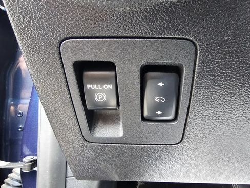 Used 2018 Ford F150 Platinum w/ Technology Package AWD/4WD image 23