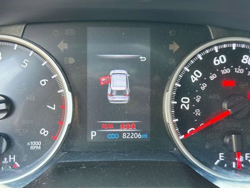 Used 2021 Toyota RAV4 XLE Premium image 27