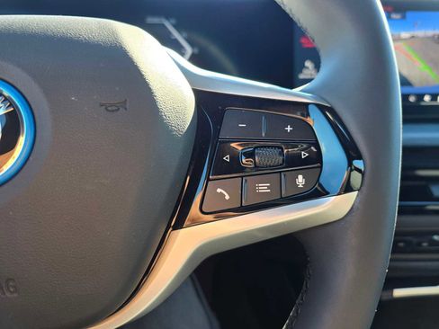 Used 2025 BMW i4 eDrive40 image 32
