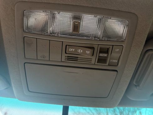 Used 2012 Toyota Highlander Limited w/ Tow Pkg image 29