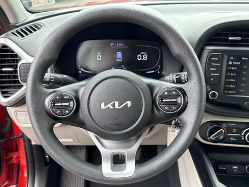 Used 2023 Kia Soul LX w/ Option Group 015 FWD image 18