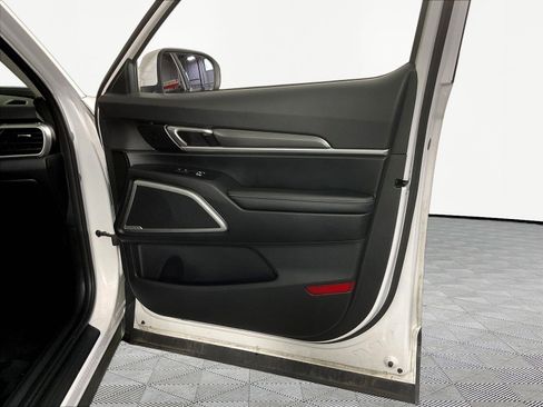 Used 2024 Kia Telluride LX FWD image 28