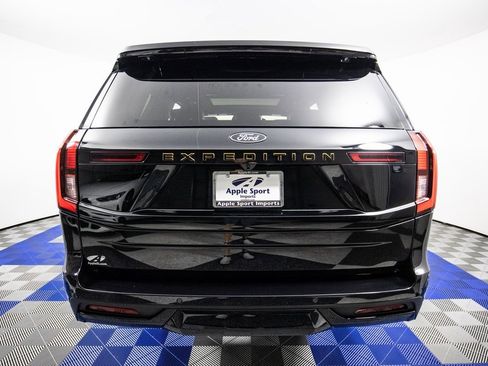 Used 2025 Ford Expedition Tremor image 6