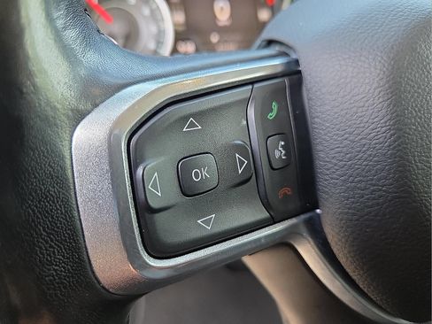 Used 2021 RAM 1500 Laramie AWD/4WD image 12