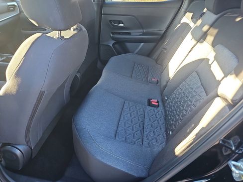 Certified 2025 Nissan Kicks SV image 27