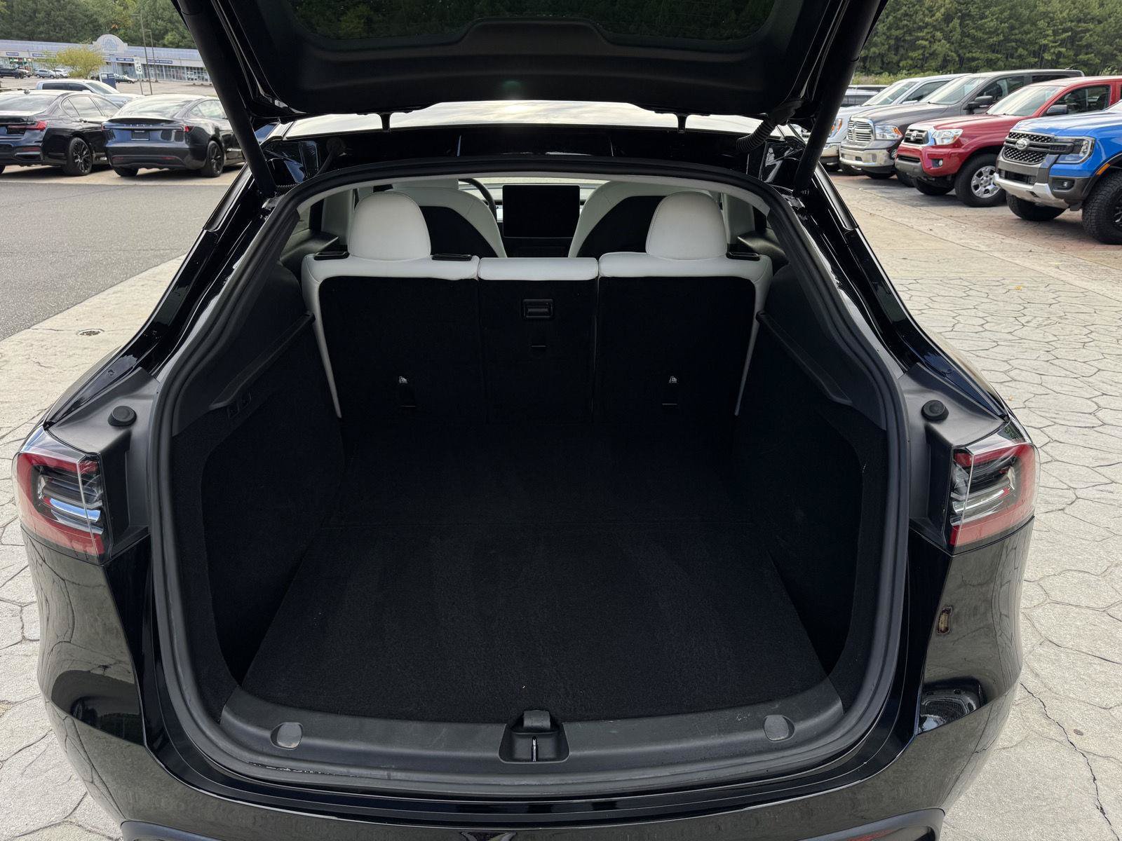 Used 2023 Tesla Model Y Long Range AWD/4WD image 9