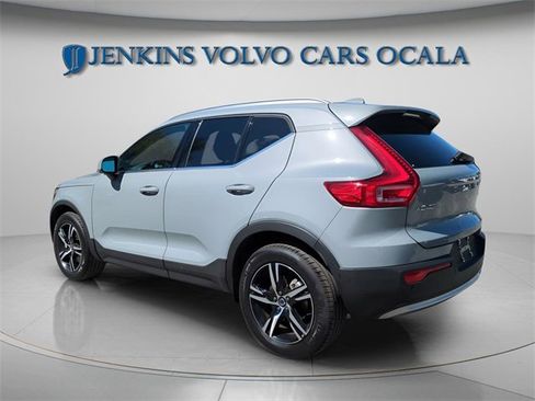 Certified 2025 Volvo XC40 B5 Core image 5
