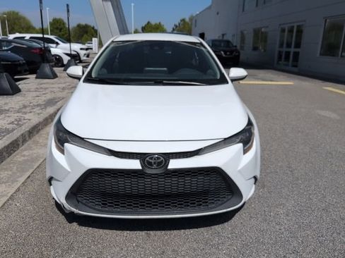 Used 2021 Toyota Corolla LE image 4