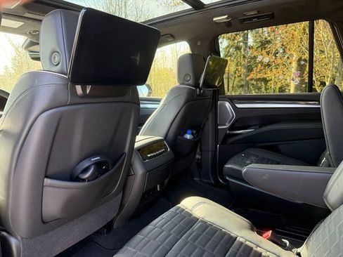 Used 2025 Cadillac Escalade V AWD/4WD image 4
