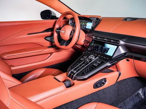 Used 2026 Aston Martin V8 Vantage Roadster image 18