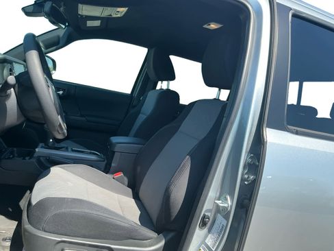 Used 2023 Toyota Tacoma TRD Sport image 9