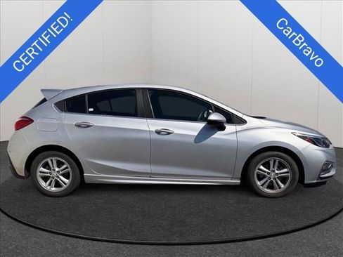Used 2017 Chevrolet Cruze LT w/ Convenience Package FWD image 5