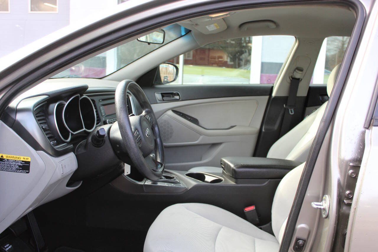 Used 2015 Kia Optima LX FWD image 30