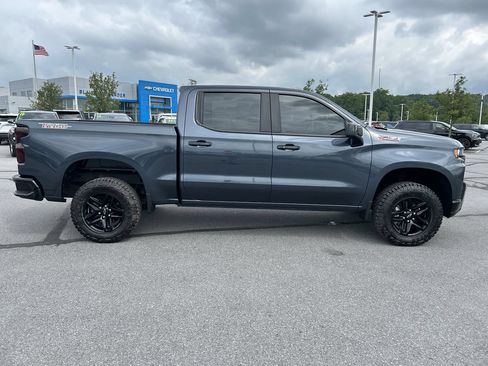 Used 2021 Chevrolet Silverado 1500 LT Trail Boss w/ LPO, Dark Essentials Package AWD/4WD image 8