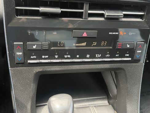 Used 2022 Toyota Avalon XLE FWD image 24