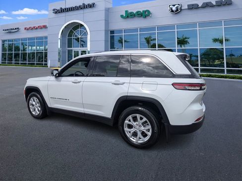 Certified 2023 Jeep Grand Cherokee Limited w/ Trailer Tow Prep Group (B) image 5