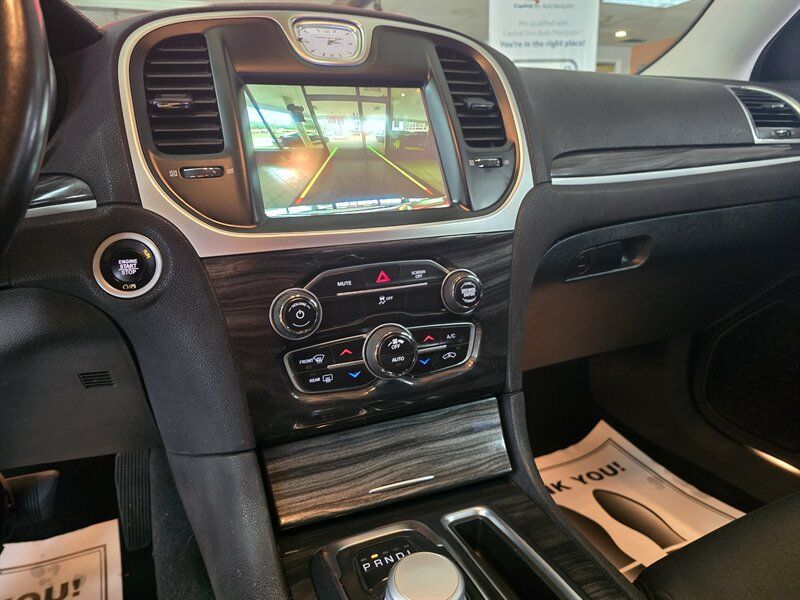 Used 2019 Chrysler 300 Touring w/ Driver Convenience Group AWD/4WD image 23