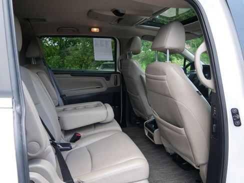 Used 2024 Honda Odyssey Touring image 9