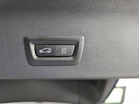 Used 2025 BMW X3 xDrive30i w/ Convenience Package image 16