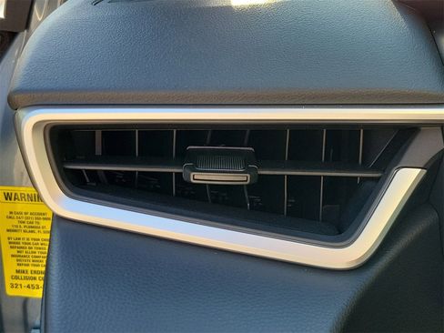 Used 2025 Toyota Corolla LE image 30