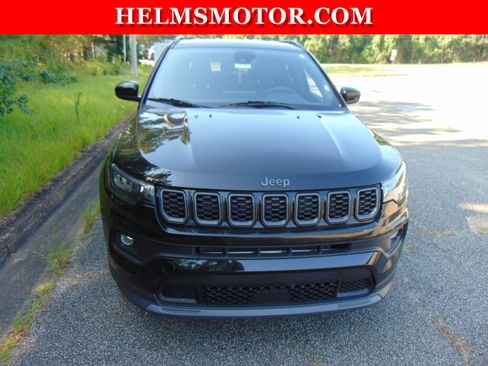 Certified 2025 Jeep Compass Latitude w/ Convenience Group AWD/4WD image 7