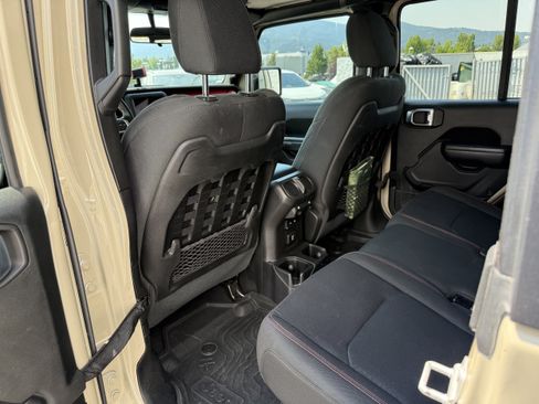 Used 2020 Jeep Gladiator Rubicon AWD/4WD image 13