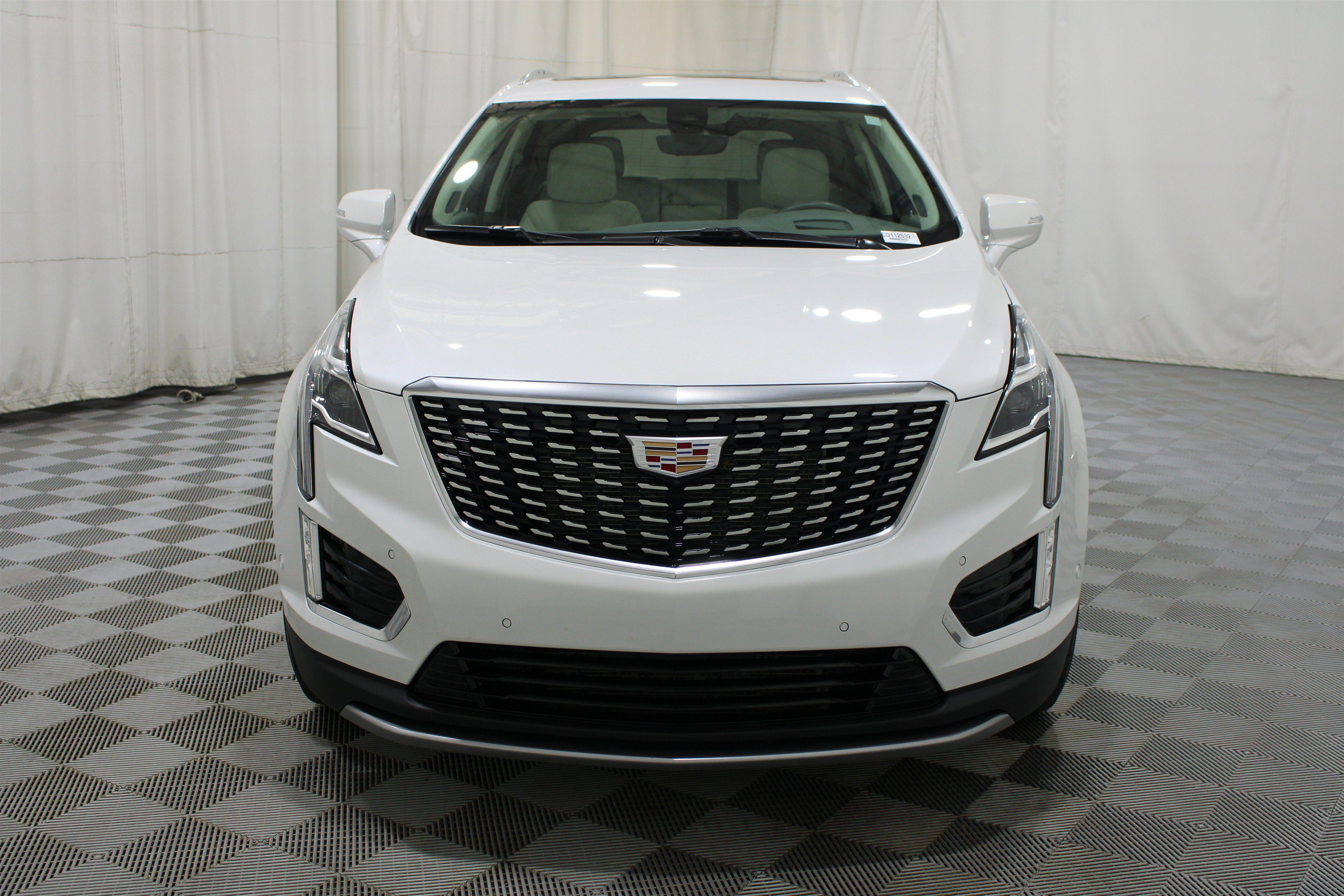 Used 2025 Cadillac XT5 Premium Luxury w/ Technology Package AWD/4WD image 40