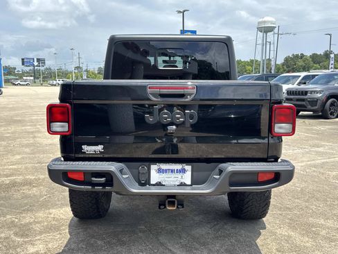 Used 2022 Jeep Gladiator Sport AWD/4WD image 6