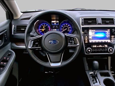 Used 2018 Subaru Outback 2.5i Limited AWD/4WD image 6