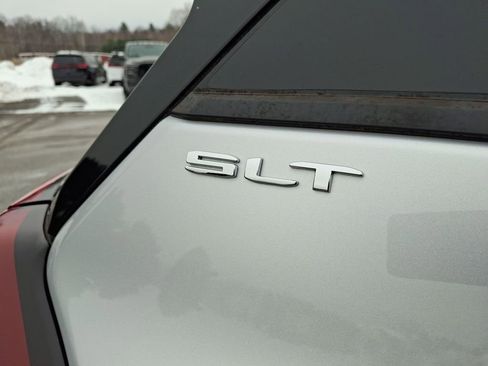 Used 2022 GMC Terrain SLT image 32