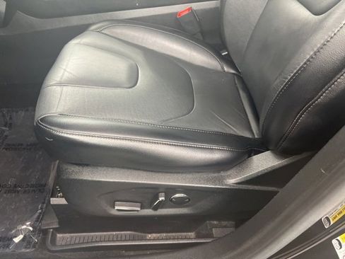 Used 2018 Ford Edge Titanium image 14