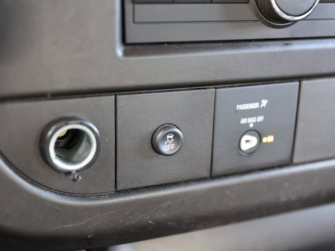 Used 2024 Chevrolet Express 2500 w/ Driver Convenience Package image 23