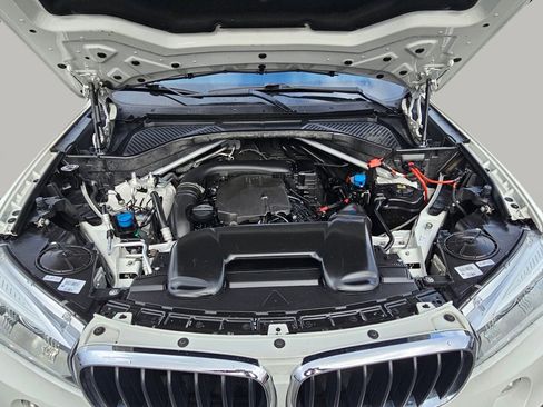 Used 2015 BMW X5 xDrive35d image 18