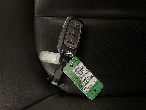 Used 2024 Chrysler Pacifica Touring-L FWD image 27