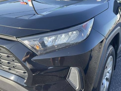 Used 2021 Toyota RAV4 LE AWD/4WD image 5