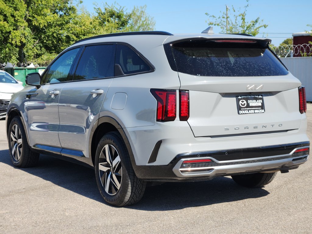 Used 2022 Kia Sorento EX w/ Panoramic Sunroof Package FWD image 6