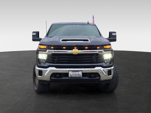 Used 2024 Chevrolet Silverado 2500 LT image 3