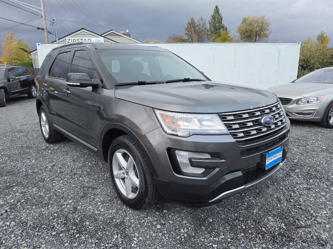 Used 2016 Ford Explorer XLT AWD/4WD image 1