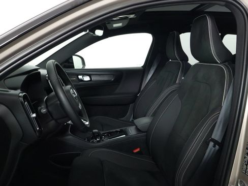 Certified 2023 Volvo XC40 Recharge Ultimate AWD/4WD image 29