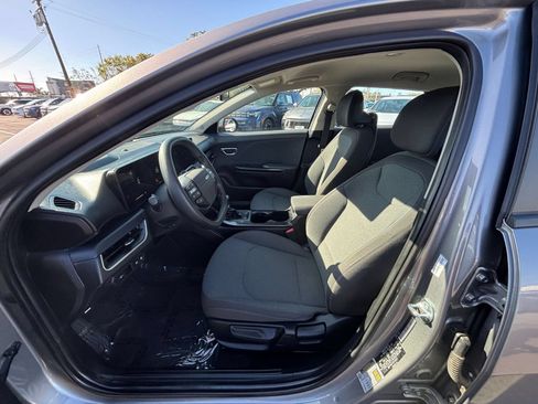 Used 2025 Kia K4 FWD image 28
