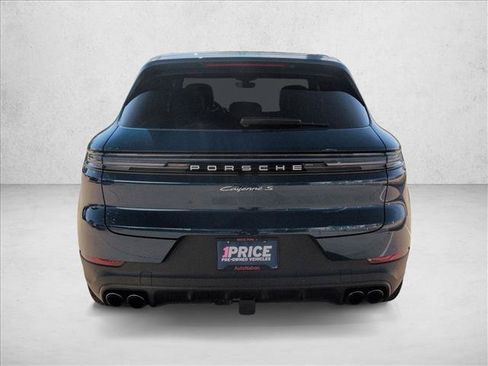 Used 2024 Porsche Cayenne S AWD/4WD image 7