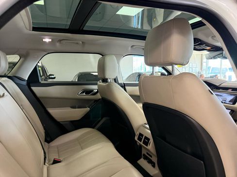Used 2019 Land Rover Range Rover Velar S image 22