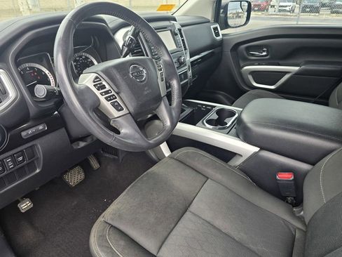 Used 2017 Nissan Titan SV AWD/4WD image 21
