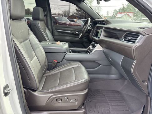 Certified 2022 GMC Yukon Denali image 31