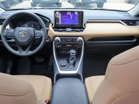 Used 2025 Toyota RAV4 XLE w/ Convenience Package AWD/4WD image 7