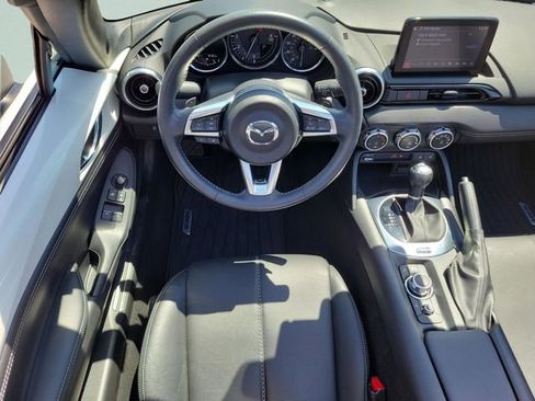 Used 2022 MAZDA MX-5 Miata RF Grand Touring RWD image 10