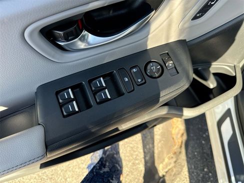 New 2025 Honda Pilot Touring image 13