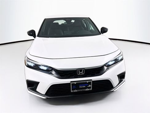 Used 2023 Honda Civic Sport image 2